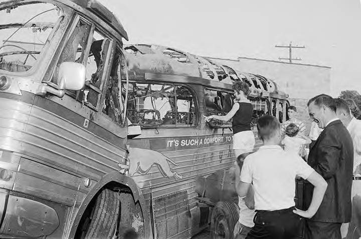 Remains of the bus bombed during an attack on the Freedom Riders in Anniston, Alabama / Alabama Department of Archives and History. Donated by Alabama Media Group. Photo by Hornsby Birmingham News.