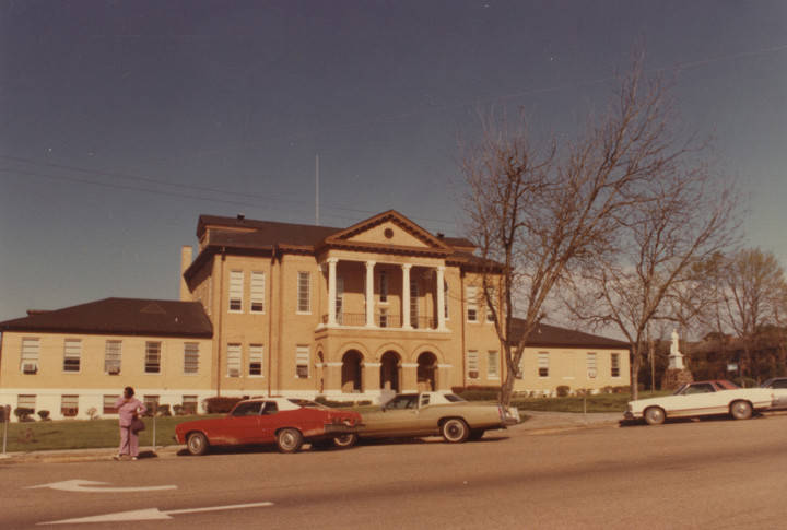 Choctaw County Courthouse in Butler. (Photo courtesy Alabama Department of Archives and History.)