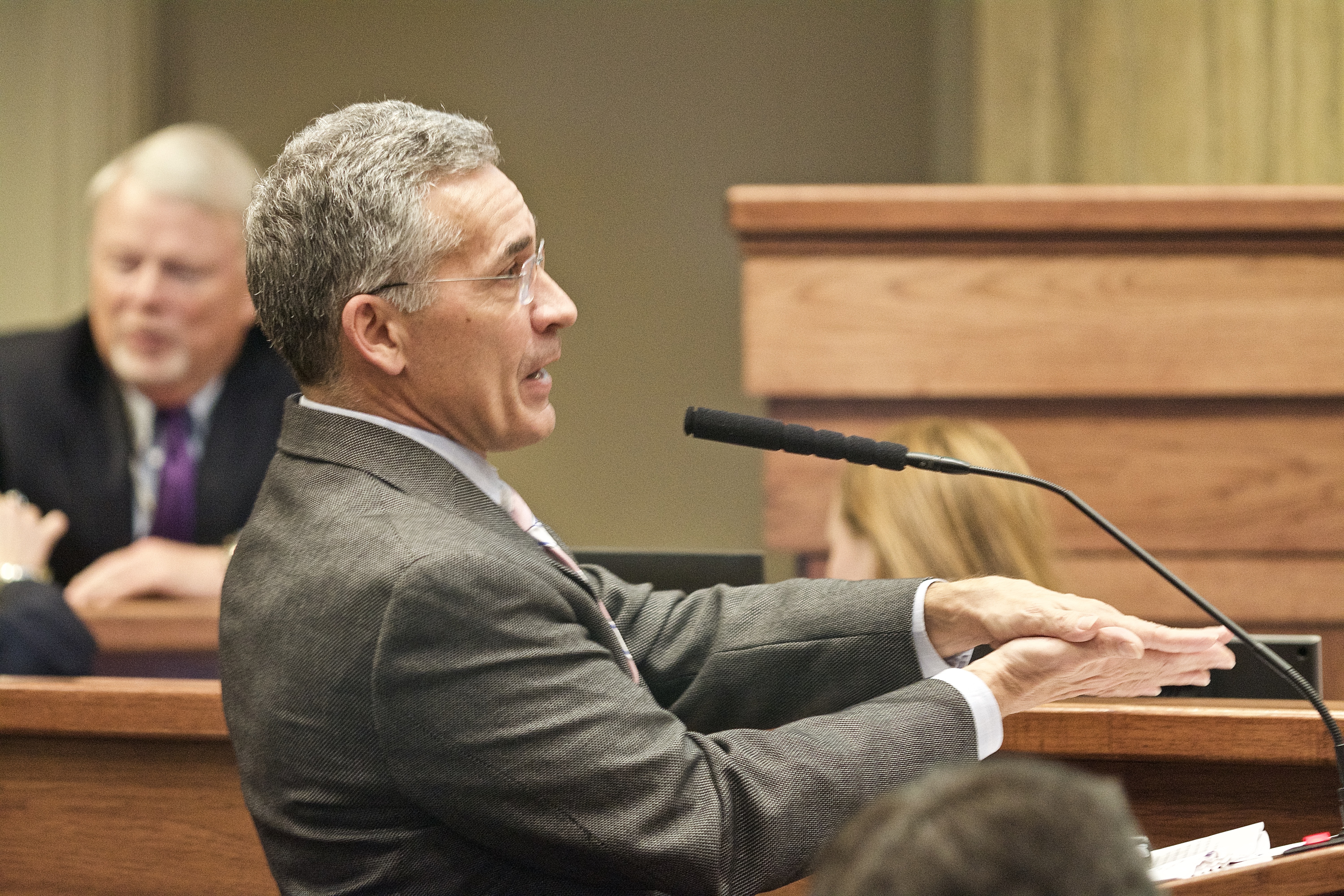 Sen. Del Marsh on the floor of the Alabama Senate in 2018.